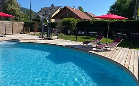 Les 4 flocons, Gerardmer centre, à 100m du lac, avec PISCINE , wifi, parking, jardin